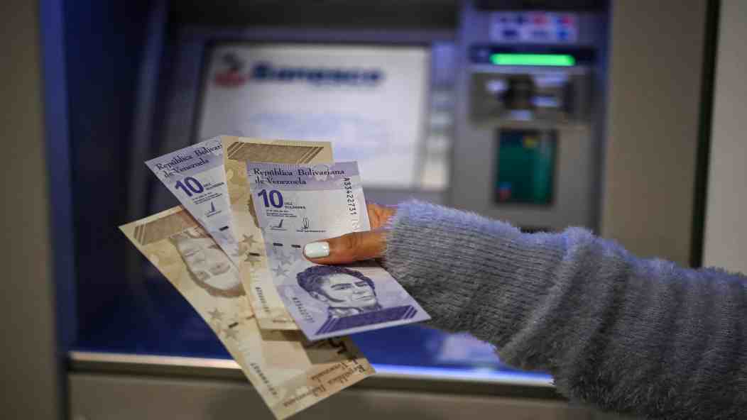 Este viernes entraron en circulación los billetes con seis ceros menos en el bolívar