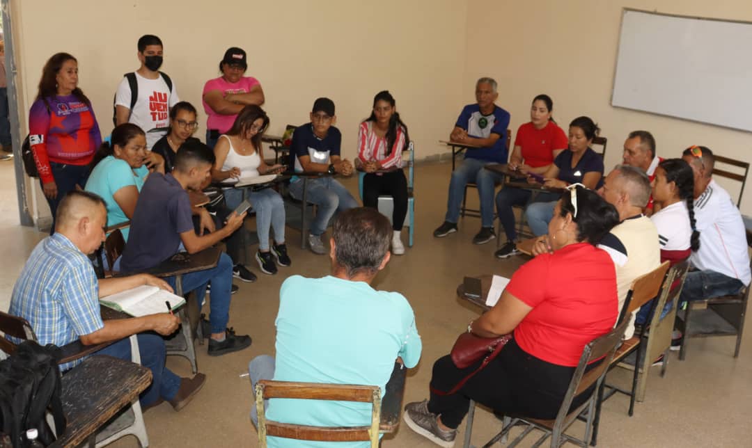 Se  discutió en varias mesas de trabajo las líneas del T7