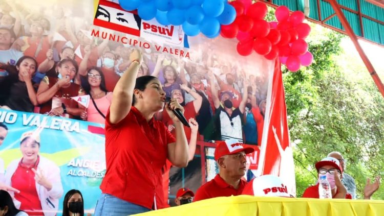 Alcaldesa Angie Quintana