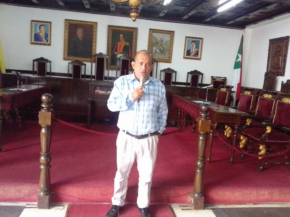 Mauro Araujo: Desde Cámara propiciamos soluciones a la basura